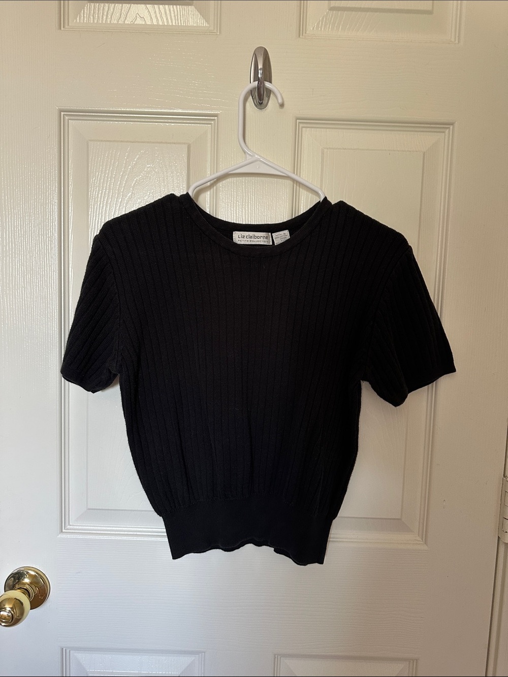 Ribbed Black Cropped Liz Claiborne Shirt